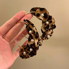 Chiffon Leopard Pearl Geometric Stud Earrings ES21543-1