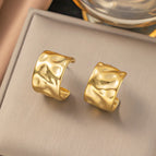 7 [Ag116] C- Shaped Hammered Earrings Gold