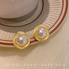 Pearl Ear Clip 2