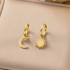 11 [Ag169] Star Moon Earrings Gold