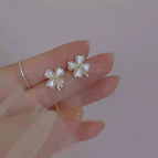 Cat's eye four leaf clover stud earrings