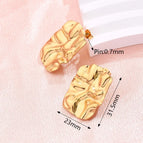31.5x23mm (Needle Thickness: 0.5mm) / Irregular Pleated Rectangular Earrings (Gold) / 1 Pair/Package