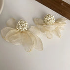 19# Silver Needle-Beige Cluster Petals