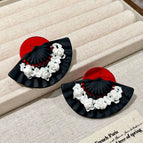 2510157 Red and Black Contrast Color Fan-shaped Earrings (S925 Silver Needle