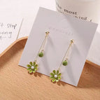 Spring and summer green daisy flower steel needle