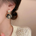 22# Silver Needle-Black Camellia
