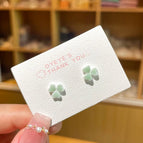 Light-colored Clover