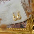 Pearl drop earrings