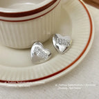 37# Min Love Heart Stud Earrings